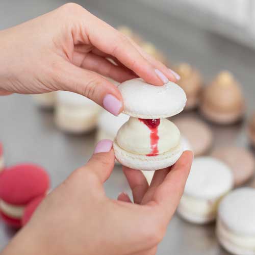 making a macaron